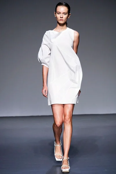 Look 1